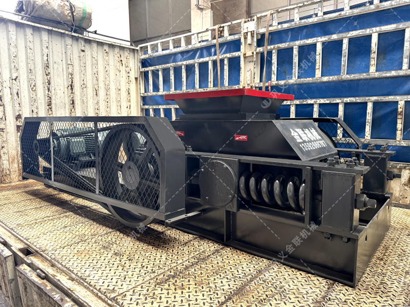 高碳硅鐵特別脆？防過粉碎雙齒輥有何特殊設計？